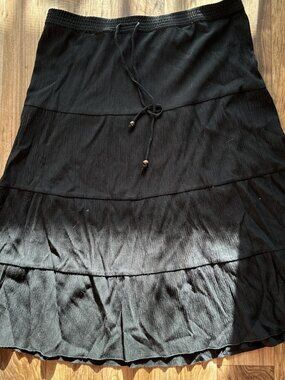 Sag Harbour black midi stretch skirt